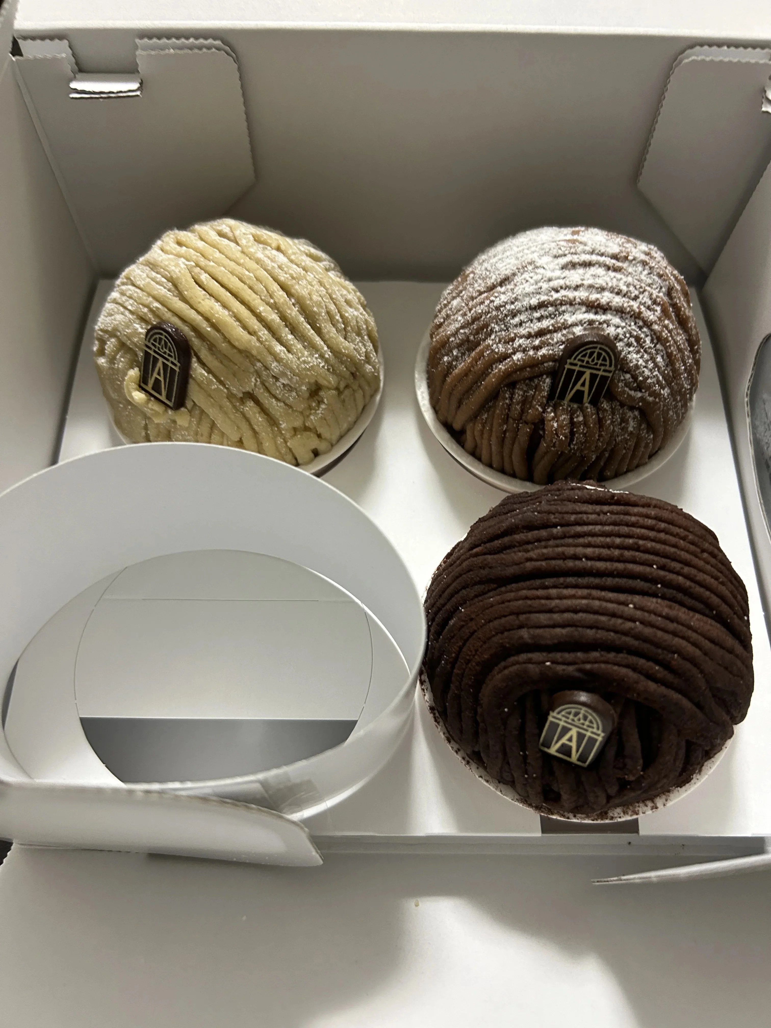 箱に入ったアンジェリーナのモンブラン